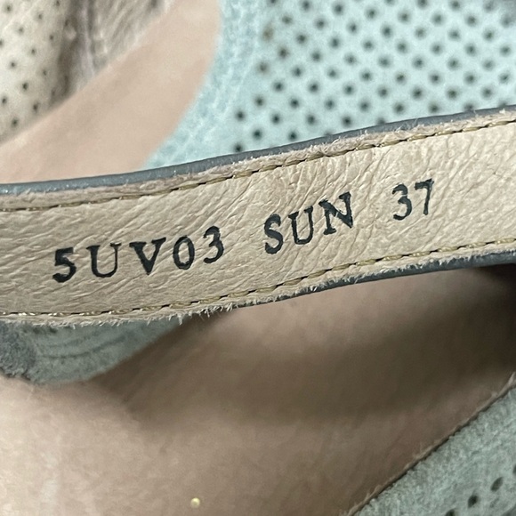 SUNDANCE Gray‎ Ankle Strap Perforated Flats T Strap 37 - Picture 6 of 6